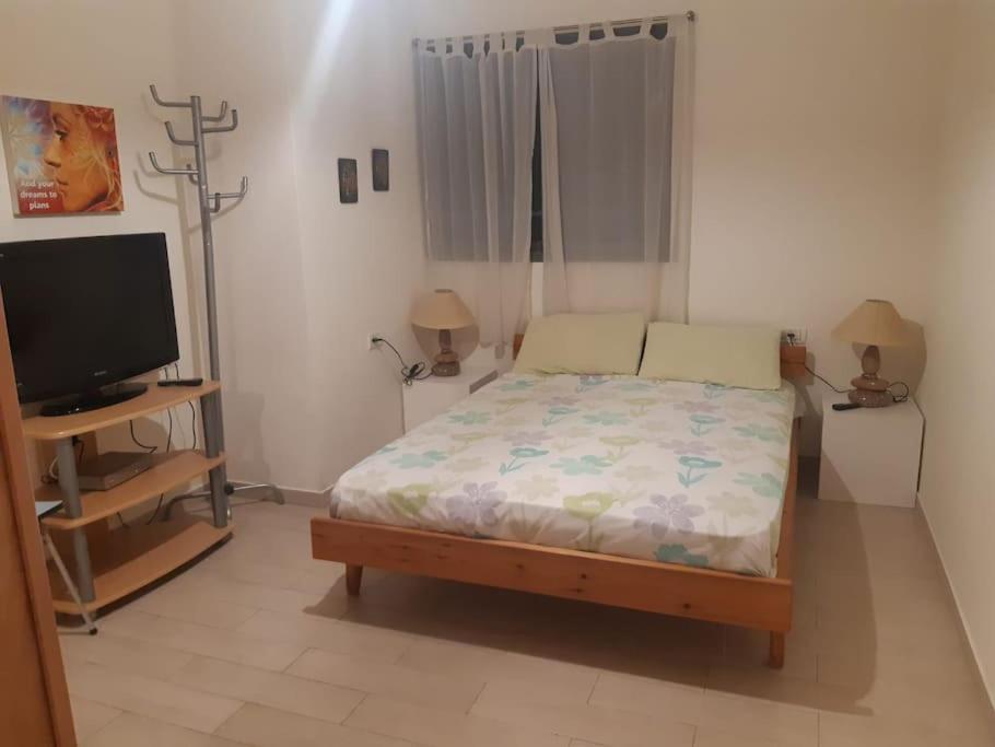 Adorable 3 Bedroom Brenner "Hill" Suite Giv'at Brenner Buitenkant foto